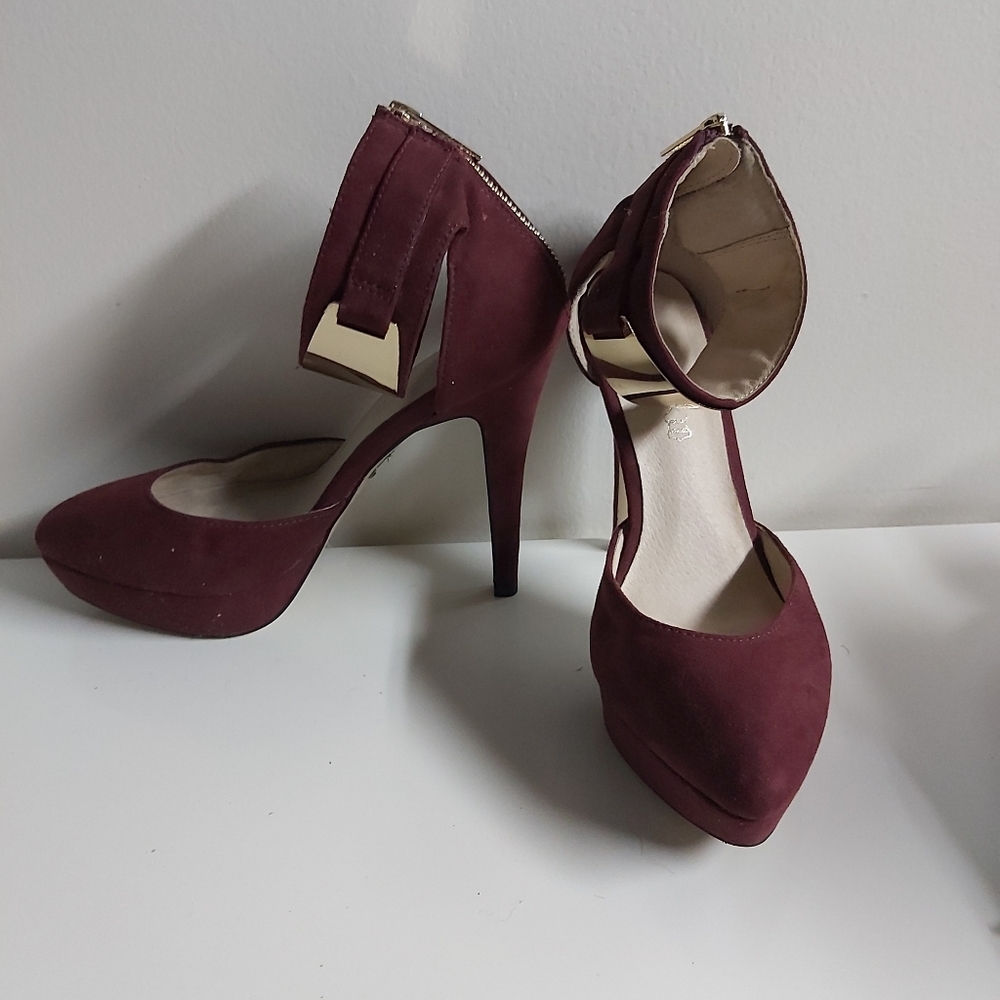 Aldo Maroon and Gold Heels Size 7.5